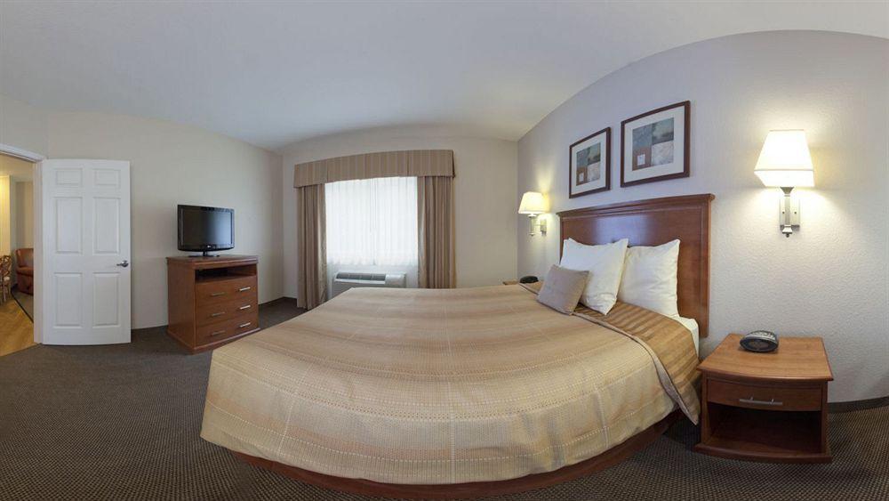 Candlewood Suites Pearland By Ihg Exterior photo