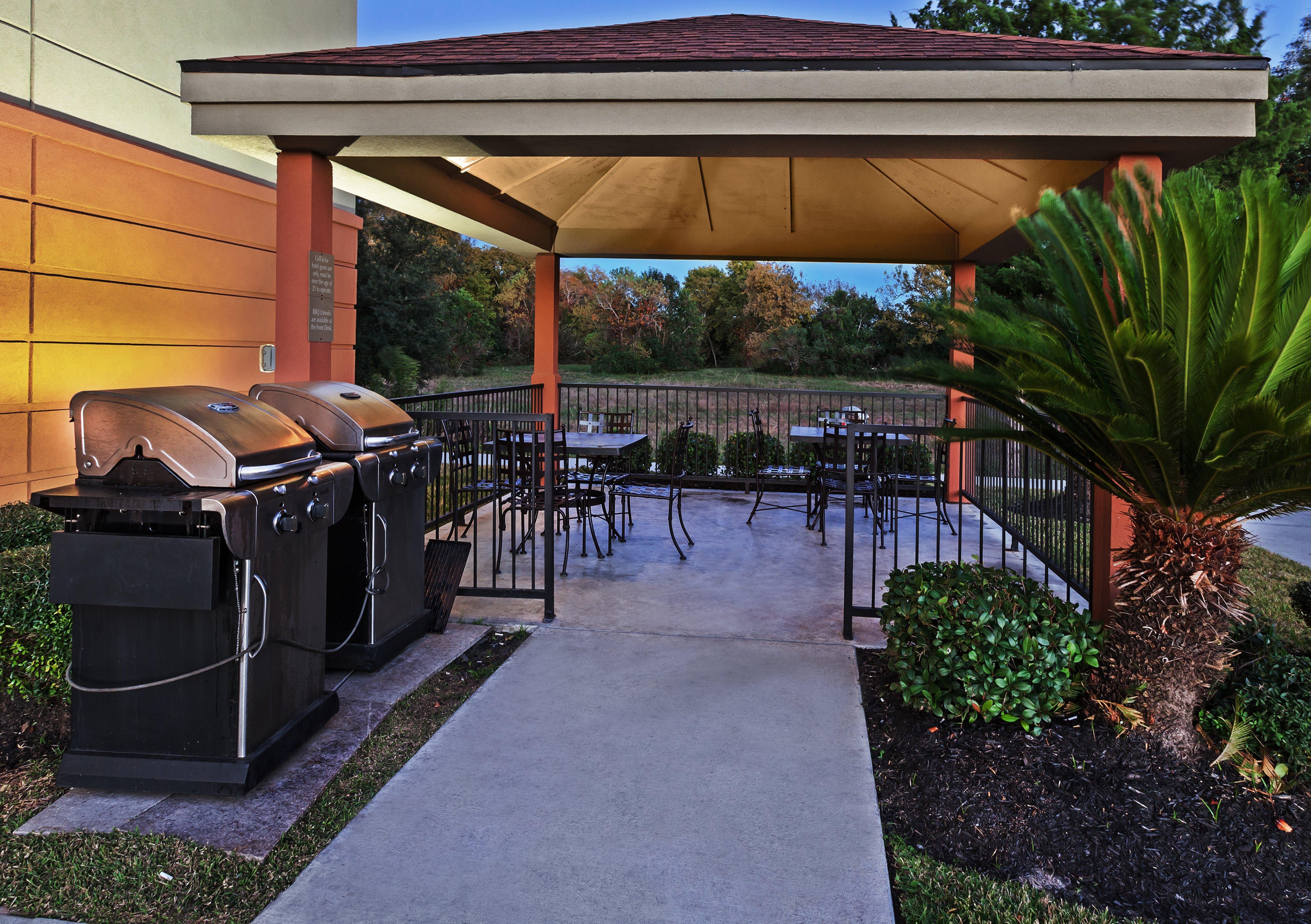 Candlewood Suites Pearland By Ihg Exterior photo