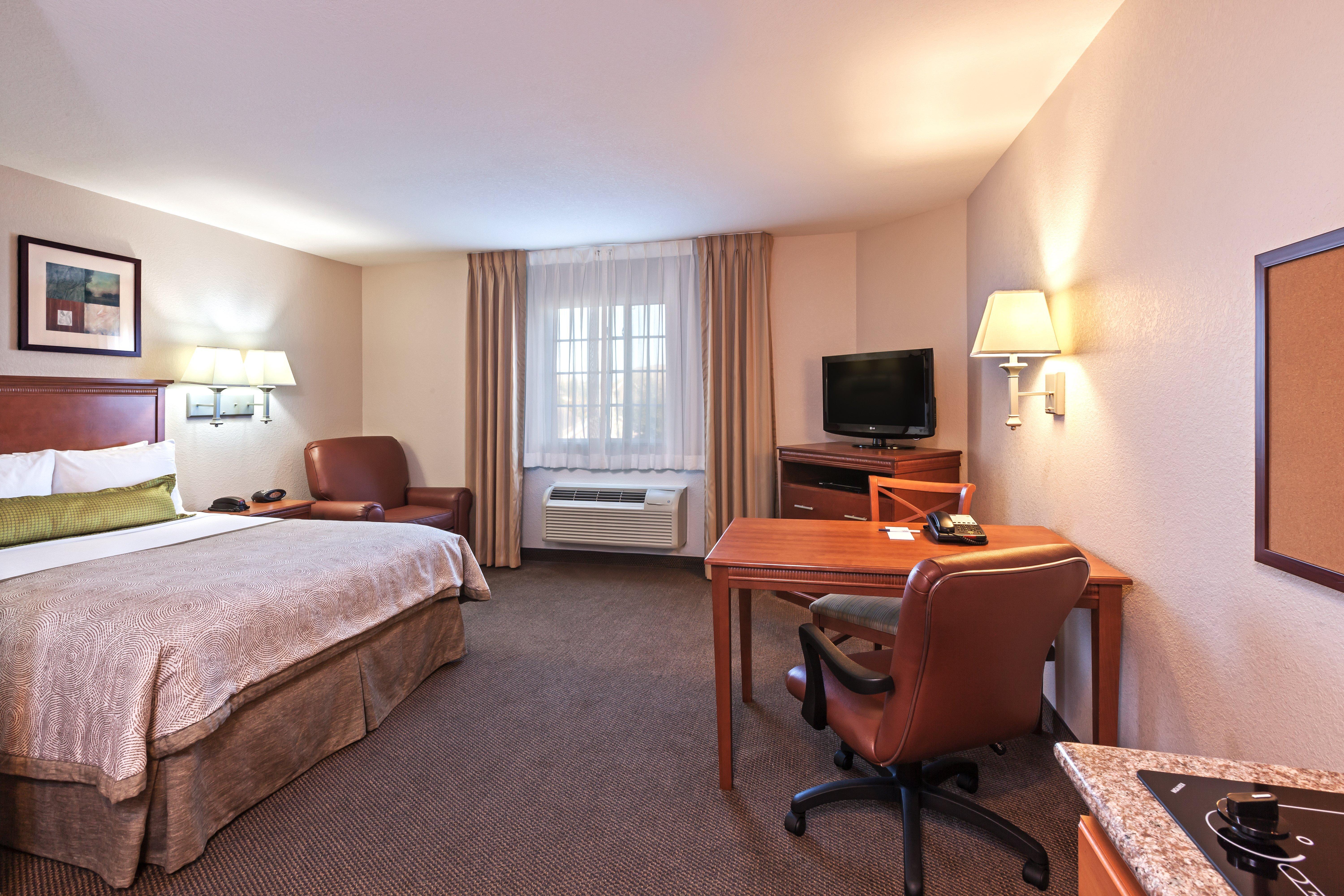 Candlewood Suites Pearland By Ihg Exterior photo